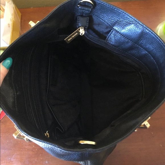 Black Michael Kors purse - Picture 6 of 7